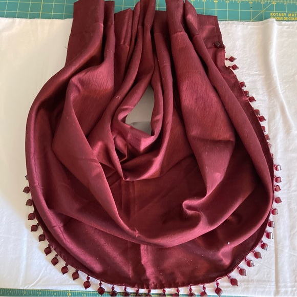 Liz Claiborne Home Westfield Waterfall Valance trimmed with beading 44”x37” - 9 - Picture 1 of 7